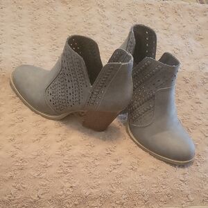 Daisy Fuentes Gray Ankle Booties with Perforated Detailing